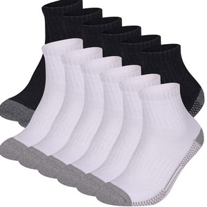 Chaussettes de sport Econex jaunes antidérapantes à motif géométrique respirantes sans couture en spandex pour femmes, idéales pour l'entraînement estival - Product Image 5