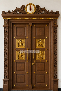 Puerta de Madera de Teca Estilo del Sur de la India para Sala de Pooja con Pilares de Elefante, Diseño Tradicional Profesional - Product Image 4