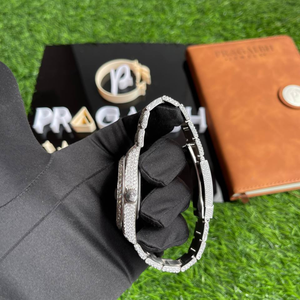 Reloj de cuarzo plateado de lujo con diamantes para hombre, correa de acero inoxidable estilo diamante, reloj de pulsera elegante. - Product Image 6