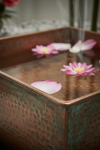 Cuenco de Agua Zen Cuadrado de Cobre Martillado para Decoración de Jardín y Exteriores de Lujo, Cuenco de Agua Zen de Cobre Martillado Hecho a Mano para Meditación - Product Image 2