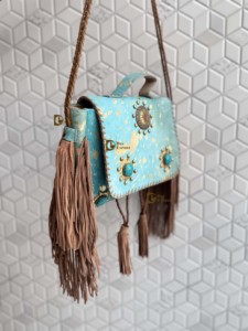 Sac à main décontracté de grande capacité pour femmes avec doublure en cuir véritable et finition métallisée pour un usage quotidien - Product Image 3