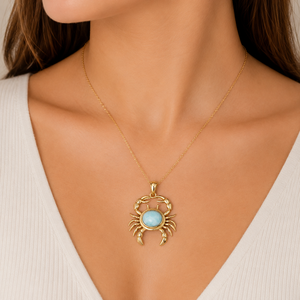 Pendentif crabe en larimar naturel, ton or, inspiré de l'océan, bijoux en pierres précieuses faits à la main, cadeau unique pour femmes - Product Image 5