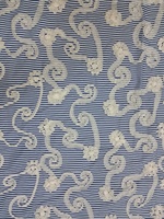 Tissu en coton rayé en gros avec cordon en maille surélevé et embellissements floraux pour collections de mode modernes