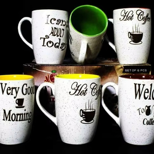 Ensemble de tasses à lait en céramique à motif de pois classiques, fabriqué en Inde - Product Image 1