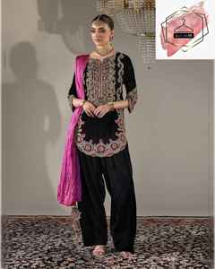 Elegante y Exclusivo Traje Salwar Farsi en Tela de Terciopelo, Top, Pantalón y Dupatta de Viscosa con Bordado de Hilo y Lentejuelas - Product Image 1