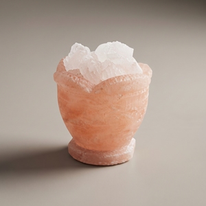 Lámpara de Mesa Artesanal de Sal Rosa en Forma de Flor, Iluminación de Cristal Tallado Natural con Trozos de Sal Blanca para Espacios Habitables - Product Image 3