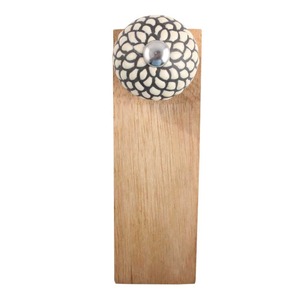 Cintres à vêtements en bois européens robustes avec crochet métallique durable - Product Image 1