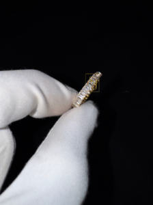 Único de alta calidad para mujer 14K oro sólido Full Eternity 2,75 TCW Emerald Cut Lab Grown Diamond Unique Designer Charms Ring Gift - Product Image 5