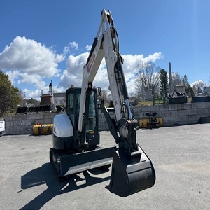 Mini-excavatrice Bobcat E60 moderne, dotée d'une construction robuste, d'une hydraulique puissante, d'une maniabilité stable et de performances flexibles. - Product Image 2