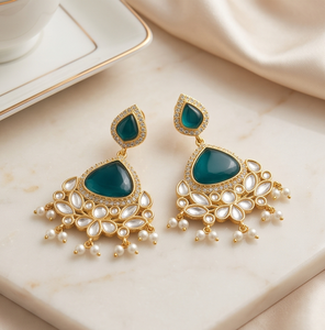 DIVYORO KUNDAN CHANDBALIS Pendientes clásicos de latón para mujer, para ocasiones de fiesta - Product Image 4