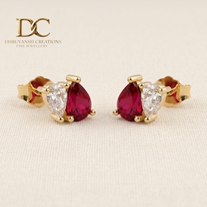 Boucles d'oreilles clous en or jaune massif 14 carats avec diamant de laboratoire et rubis sang de pigeon taille poire certifiés IGI pour femme – Collection Designer - Product Image 3