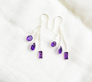 Pendientes de borla geométricos de amatista con engaste de borla estilo premium Royal, con diseño moderno para mujer. - Product Image 1