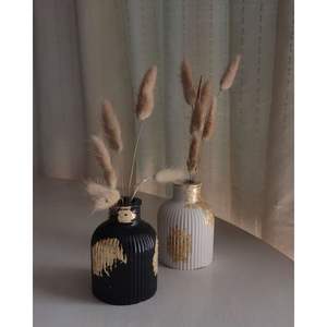 Vase en résine d'accent d'intérieur Premium RR ENTERPRISES Modèle RR202513087 pour une décoration intérieure élégante - Product Image 6