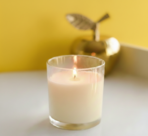 Bougie en verre parfumée artisanale de luxe en gros, écologique, mélange de cire de soja et de paraffine de qualité supérieure, design moderne, parfum floral, Ramadan - Product Image 3