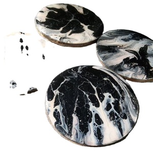 Dessous de verre en résine faits à la main avec des tapis en époxy scintillant idéal pour la table à manger de la cuisine de la maison moderne et les cadeaux - Product Image 1