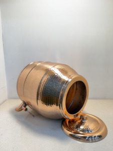Dispensador de Agua de Cobre Puro Pulido a Espejo de Primera Calidad, Tanque de 13L, Matka Grabado Martillado, Dispensador de Agua Metálico Hermético con Grifo para Camper - Product Image 4