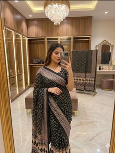 Sari traditionnel en soie noire avec motif géométrique pour femme, tenue de mariage, style Inde Pakistan, longueur au sol, coupe classique - Product Image 2