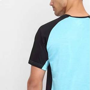 Camiseta de Cuello Redondo para Hombre, Color Azul Claro y Negro, Corte Regular, Color Sólido, Informal, Tejida, de Secado Rápido, 100% Poliéster - Product Image 5
