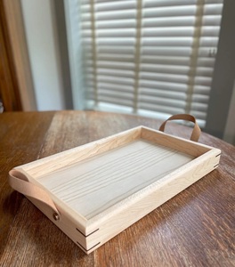 Plateau de service moderne en érable avec poignées en cuir, détails en noyer, finition laquée - Plateau ottoman en bois minimaliste pour cuisine et bureau (modèle simple) - Product Image 5