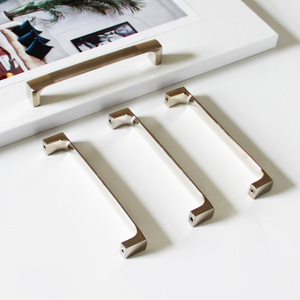 Tirador de Gabinete Minimalista de Aleación de Zinc con Acabado Níquel Cepillado Ecológico para Muebles de Cocina y Baño - Product Image 5