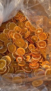Fournisseur vietnamien de tranches d'orange jaunes séchées pour la cuisine, la pâtisserie et le thé, 100% naturelles, déshydratées, épaisseur 3/4 mm - Product Image 3