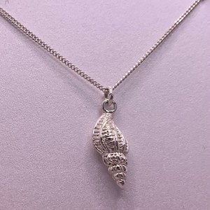 จี้เปลือกหอยทำมือจากเงินแท้ NIKHIL GEMS สไตล์วินเทจ สำหรับเป็นเครื่องประดับหมั้น พร้อมใบรับรองจากผู้เชี่ยวชาญสำหรับผู้หญิง - Product Image 4