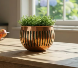 Macetas Modernas de Hierro Forjado a Mano con Textura, de Cobre Premium, para Decoración de Interiores y Proyectos de Jardinería, Venta al Por Mayor desde India - Product Image 1