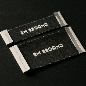 Etiquetas de ropa tejidas de poliéster y algodón impresas, etiquetas de satén para prendas, rollos de etiquetas para zapatos, etiquetas de fábrica para pacas, etiquetas personalizadas de moda privada. - Product Image 5