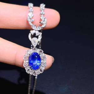 Bague en saphir bleu bleuet naturel certifié AIGS de 5,11 carats, or 18 carats, 55 diamants sud-africains, double halo, bijoux de luxe - Product Image 4