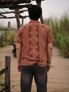 Camisa de Algodón Estampada a Mano en Color Marrón Óxido para Hombre, Motivo Geométrico Tradicional, Ropa Casual de Verano, Camisa de Tela de Algodón Transpirable - Product Image 2