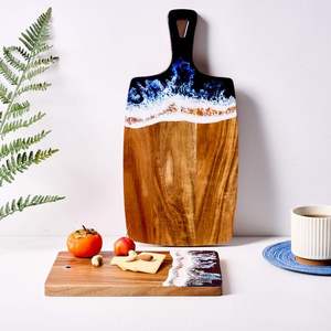 Tabla de Té con Diseño de Ondas de Madera - No Tóxica, Apta para Lavavajillas - Product Image 3