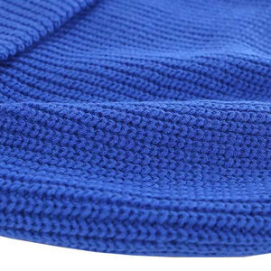Bonnet de haute qualité unisexe, couleur verte, durable et chaud, pour adultes, avec logo personnalisé. - Product Image 5