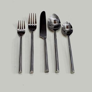 Logo personnalisé de haute qualité avec un long design rond Poignée moderne Look Top vente Ensemble de cuillères en acier inoxydable plaqué argent - Product Image 3