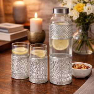 Bouteille d'eau en verre vintage personnalisée avec couvercle pour la consommation à la maison, au bureau et en extérieur - Product Image 1
