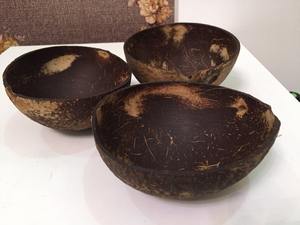 ชามเปลือกมะพร้าวออร์แกนิคทำมือจาก EUTECH 100% เป็นมิตรกับสิ่งแวดล้อม สีน้ำตาลธรรมชาติ ขนาดเส้นผ่านศูนย์กลาง 13-14 ซม. ลึก 6 ซม. กันน้ำ ขัดเงาแล้ว - Product Image 6