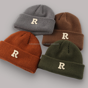 Bonnet unisexe en jacquard avec lettre R brodée de strass, style streetwear, tricoté à la machine, 100 % acrylique, taille 56-58 cm, pour adulte, hiver, décontracté - Product Image 3
