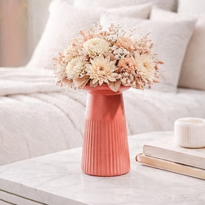 Hot Selling ceramic <b>vase</b> ribbed flower <b>vase</b> matte finish <b>decorative</b> <b>vase</b> Nordic home decor pampas grass <b>vase</b> - Product Image 1