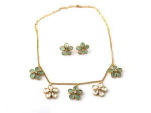 Ensemble de bijoux Aqua Quartz Flower Set, collier et boucles d'oreilles, fabrication artisanale en laiton plaqué or 18 carats - Product Image 2