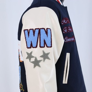 Chaqueta Varsity con Diseño Personalizado de Moda, con Parches en la Parte Delantera, Tejido de Alta Calidad, Transpirable y Ecológico, Estilo Urbano para Hombre y Mujer - Product Image 6