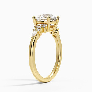 Anillo de compromiso con diamantes en racimo ornamentado - Product Image 3