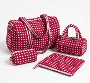 Sac de voyage matelassé en coton à carreaux rouges VEER HANDIRCRAFTS avec fermeture éclair, sac de sport et sac fourre-tout léger et écologique, grand format - Product Image 2