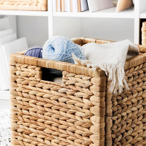 Cestas tejidas de paja hechas a mano cuadradas, cesta de jacinto de agua de almacenamiento, mimbre hecho a mano, artesanía moderna decorativa para el hogar - Product Image 3