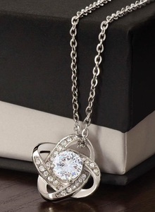 สร้อยคอเพชรคุณภาพดีที่เพาะเลี้ยงในห้องปฏิบัติการ เหมาะสำหรับวันวาเลนไทน์ หรือใช้สำหรับขอแต่งงานและวันครบรอบ มีจำหน่ายในราคาที่เข้าถึงได้ - Product Image 3