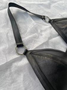 Conjuntos de bikini de cuero 100% originales para mujer con diseño personalizado, empaque personalizado, hebilla de hierro personalizada y cinturón ajustable. - Product Image 2