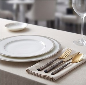 Ensemble de couverts de luxe modernes en or avec manches martelées, compatibles lave-vaisselle, pour les occasions de mariage - Product Image 3