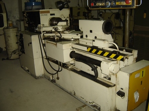 WMW 250/4 Hob Relieving Lathe Heavily <b>Equipped</b> - Product Image 5