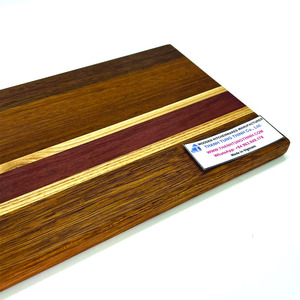 Planche à découper en bois polie à la main, design moderne, durable, avec poignée en bois - Product Image 2