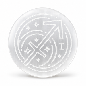Venta al por mayor de placas redondas de selenita de 8-10 cm con grabado del signo zodiacal Escorpio. Compre placas de selenita en Muntaha Agate Semi Precious Stone Crafts. - Product Image 3