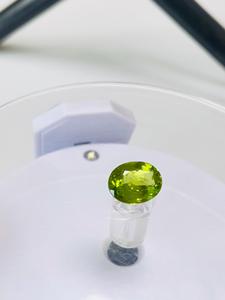 Péridot naturel certifié IGI, taille ovale, 4,68 carats, couleur verte premium, clarté excellente, qualité supérieure, lustré, origine Brésil - Product Image 3