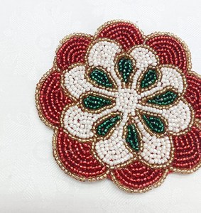 Sous-verres bohèmes faits main en perles, motif fraise, rouge et vert, écologiques, 3 mm, ronds, brodés à la main, napperons de table réutilisables de qualité supérieure - Product Image 6